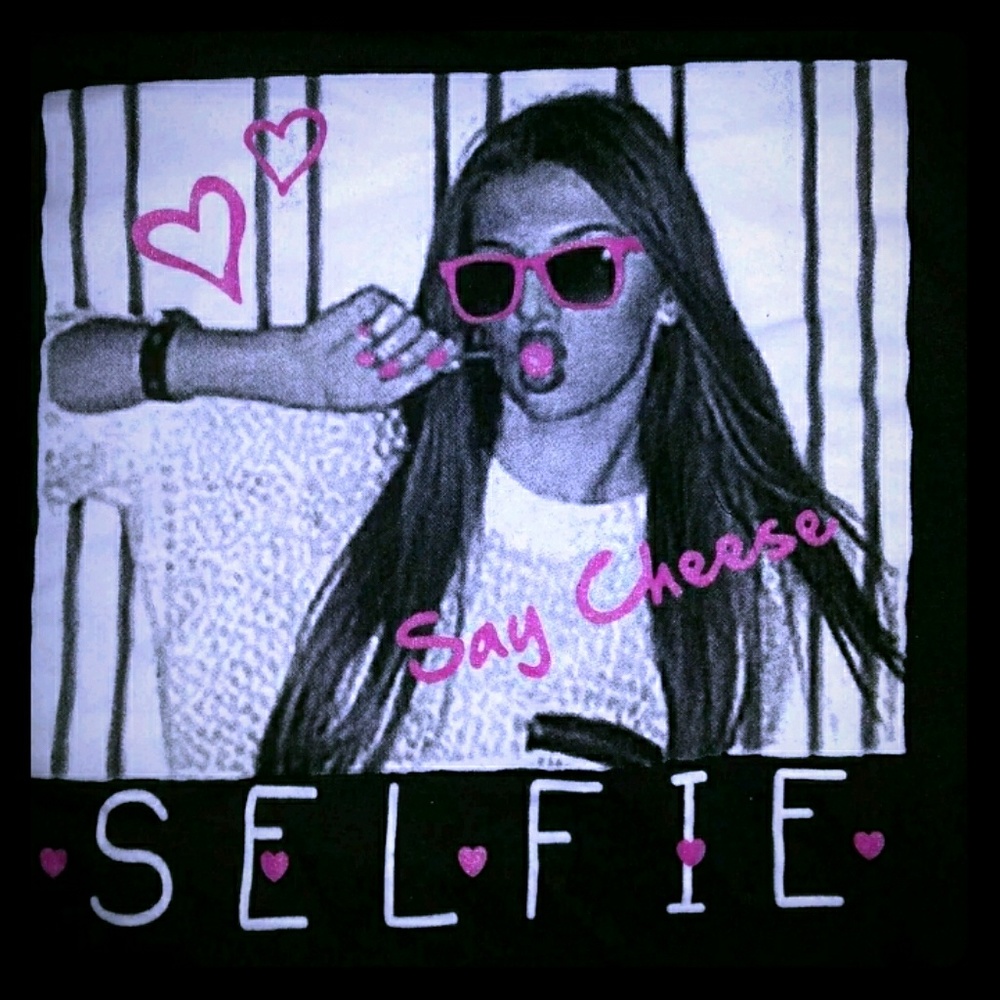 Selfie sweater